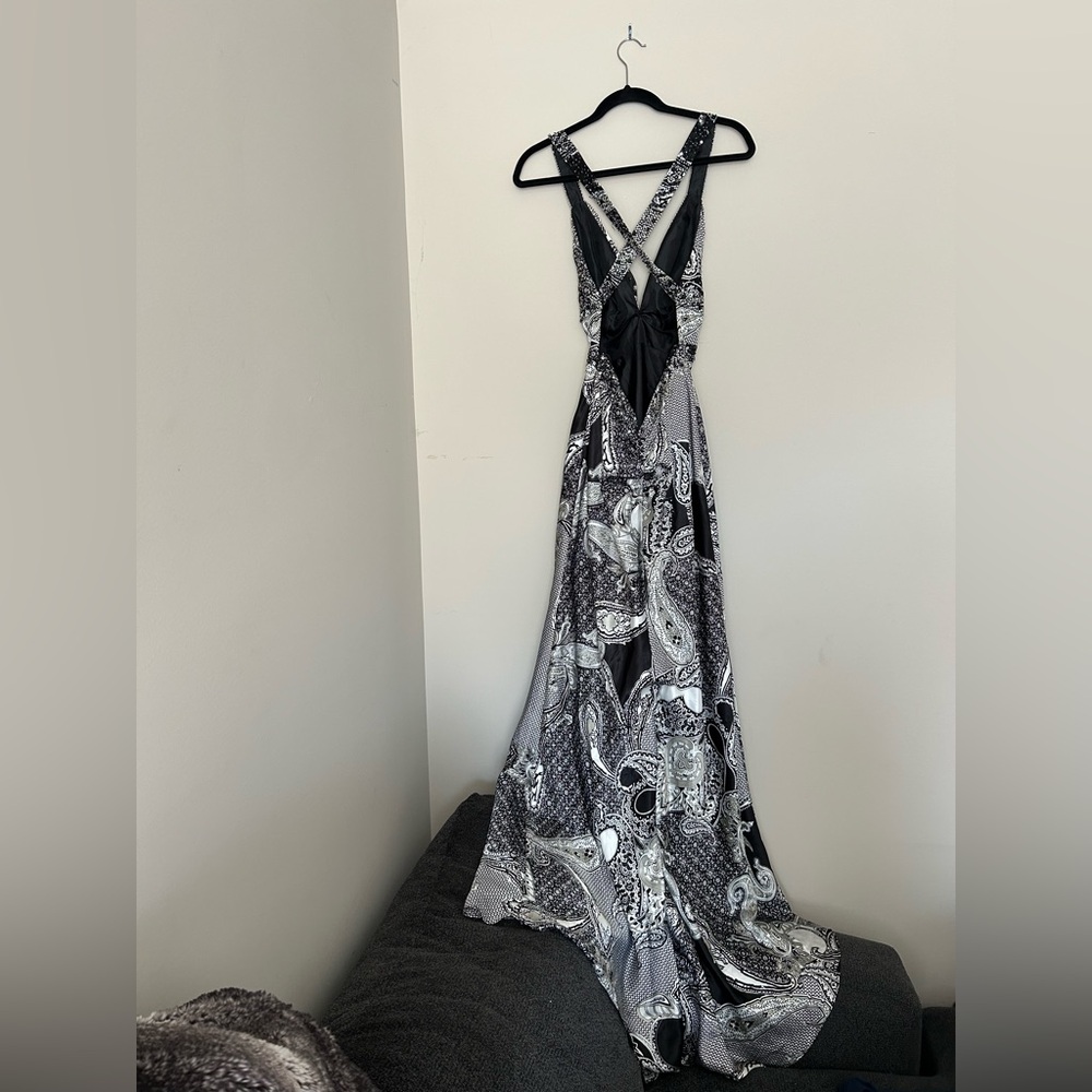Dave & Johnny Black and White Paisley Maxi Dress with Crisscross Straps size 5/6 - Picture 4 of 16